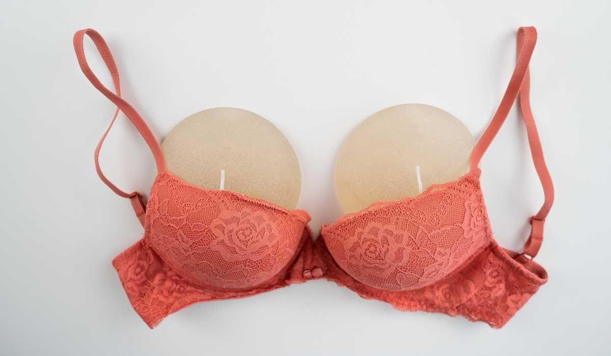 افضل-دكتور-تجميل-فى-مصر-تباعد-الثدي